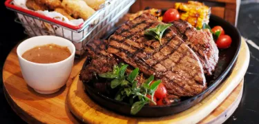 Delicious personalized Dubai yacht dining
